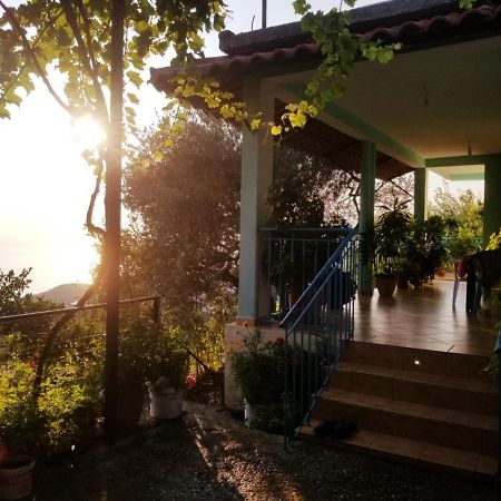 Eva'S House Villa Lukove Bagian luar foto