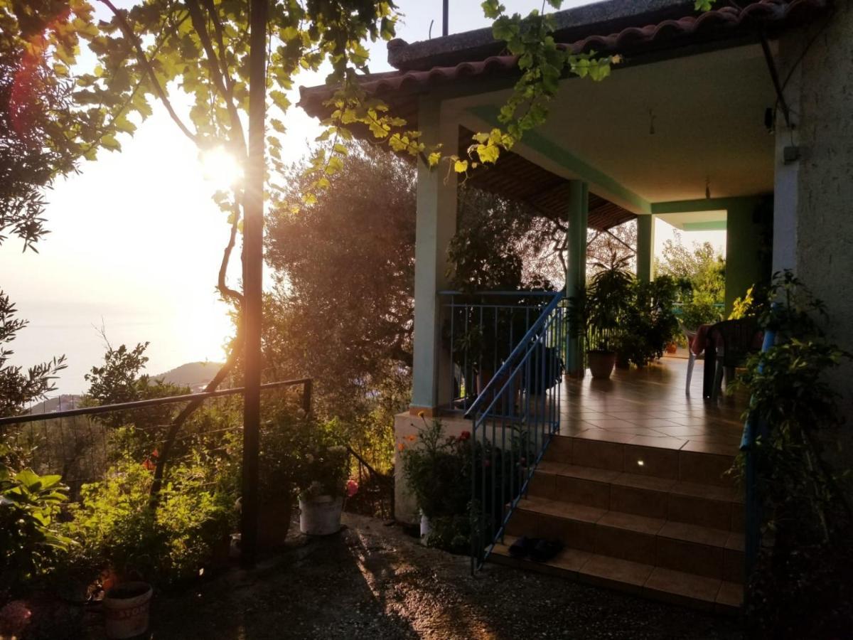Eva'S House Villa Lukove Bagian luar foto